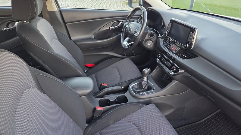 Hyundai i30 1.0 TGDI 120 Comfort, CZ, DPH - fotka 12 z 27