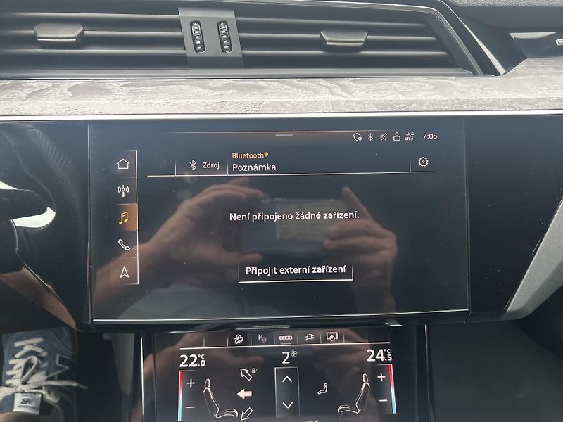 Audi e-tron 55 QUATTRO 300kw S LINE SOH96% - fotka 26 z 47