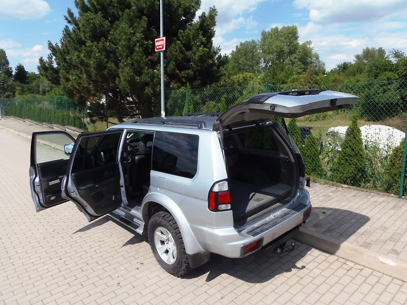Mitsubishi Pajero Sport 2.5 TD 4x4 Facelift tažné 2.8t - fotka 17 z 23