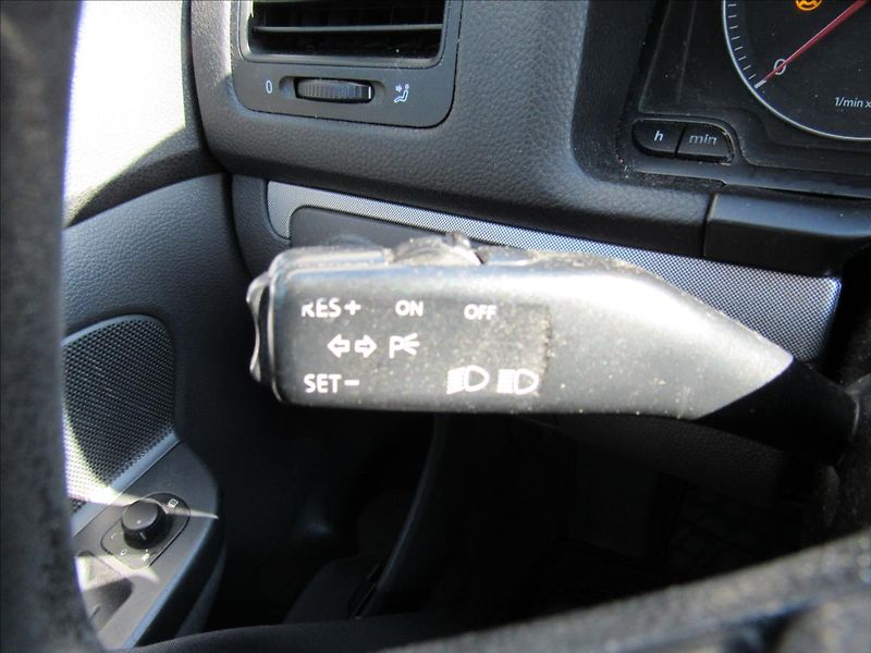 Volkswagen Jetta 2,0 TDi 103kW - fotka 20 z 24