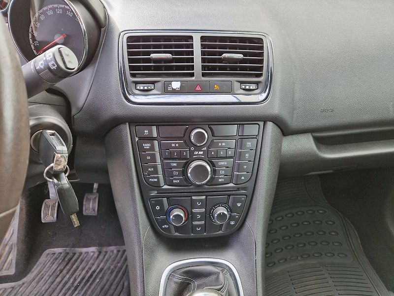 Opel Meriva 1.4 T - fotka 16 z 30