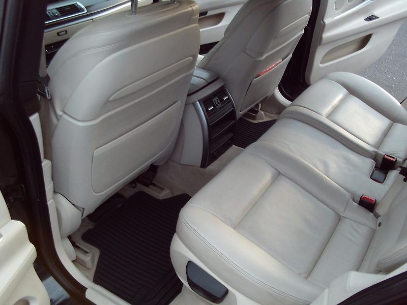 BMW Řada 5 530d xDrive - fotka 11 z 14