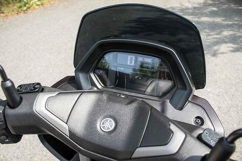 Designem se nový NMax přiblížil maxiskútrům z modelové řady Yamaha.
