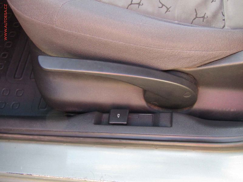 Škoda Fabia (2002) 1.4 MPi, ČR, STK8/28 - fotka 11 z 16