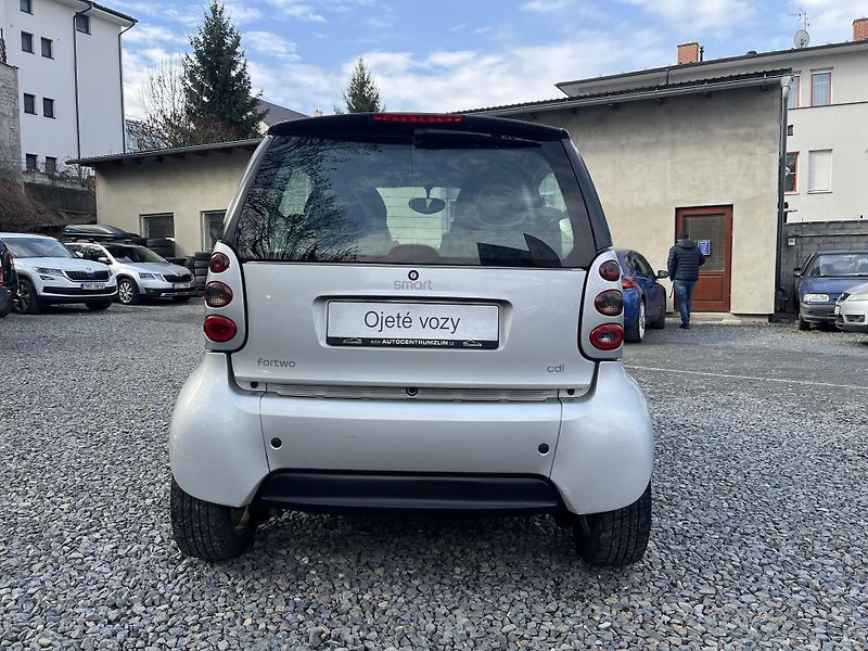 Smart Fortwo (2004) 0,8 CDi 30 Kw AUT. - fotka 6 z 11
