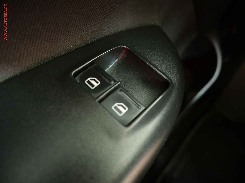 Škoda Octavia (2010) 1.2 TSi, ČR, AC, park.asist - fotka 14 z 18