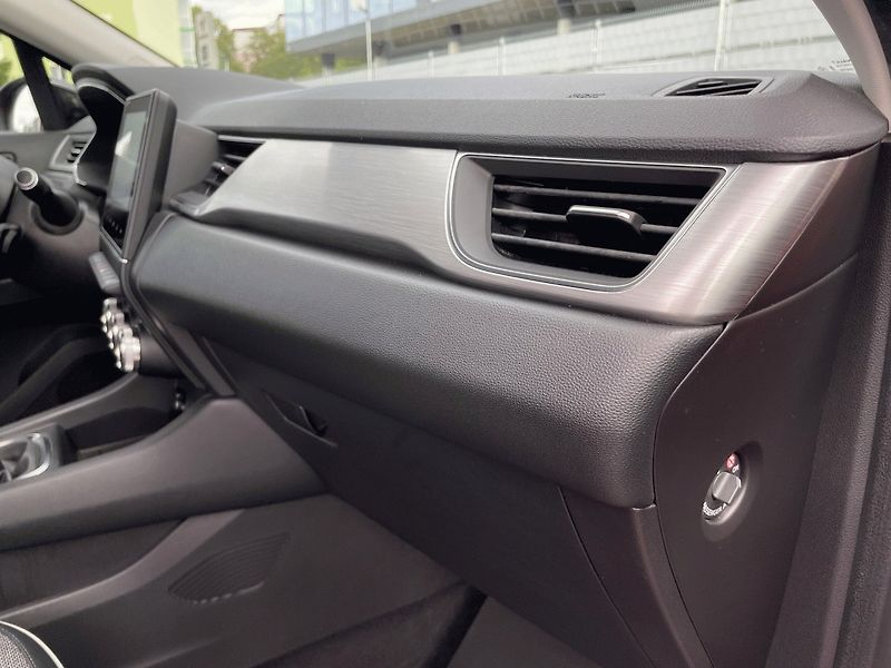 Renault Captur (2021) 1.0 TCe,67kW,Intens,1.Maj,ČR - fotka 38 z 41