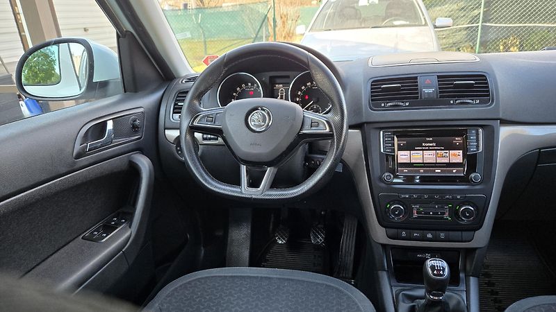Škoda Yeti 2.0TDI ELEGANCE 4x4*ZADÁNO* - fotka 21 z 41