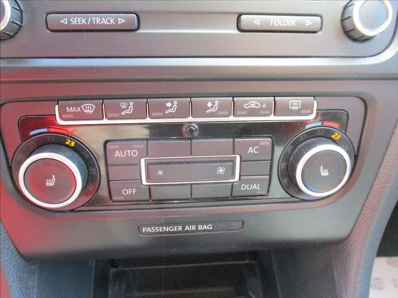 Volkswagen Golf 1,4 TSI,digiklima,servis,tažné - fotka 17 z 36