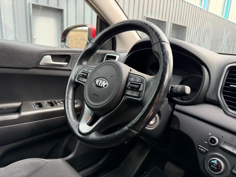 Kia Sportage 1,7 CRDi 4x2 Dynamic - fotka 28 z 35