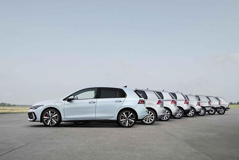 Golf je stále k mání ve verzích kombi, hatchback i GTI