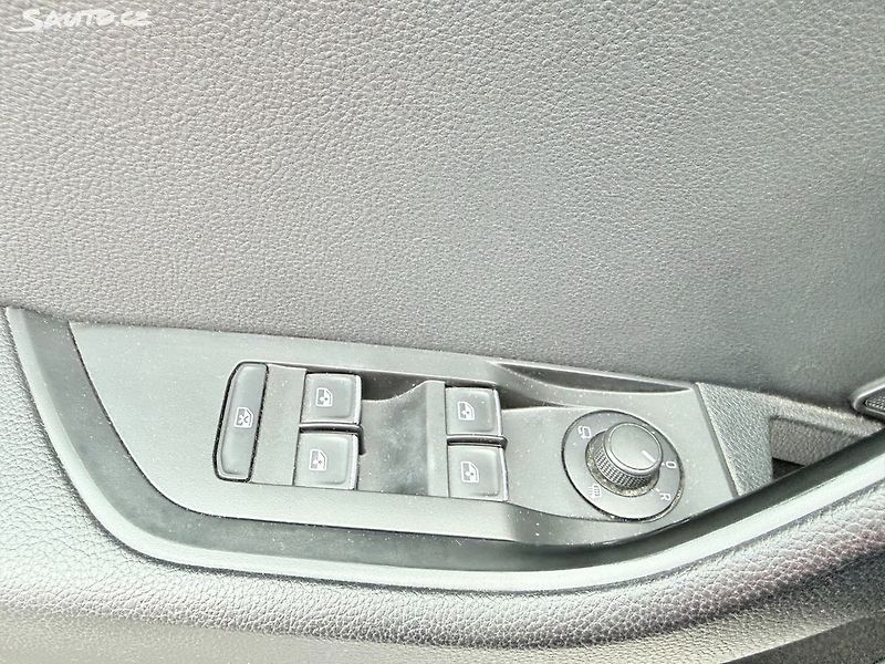 Škoda Superb 2.0 TDI 140kW - fotka 26 z 33
