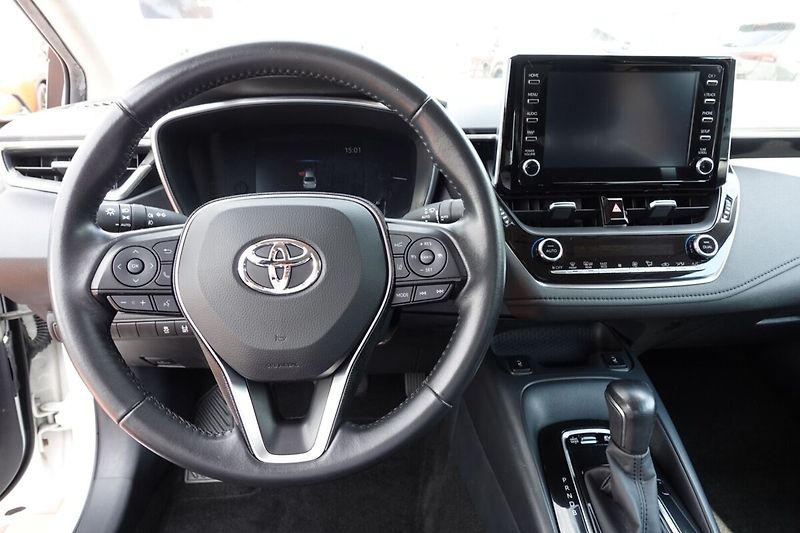 Toyota Corolla 1,8HSD Comfort + Style - fotka 15 z 31