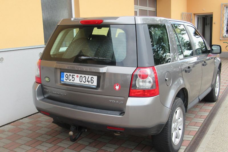 Land Rover Freelander 2.2TD 4x4 AUT. KLIMA TAŽNÉ - fotka 8 z 20