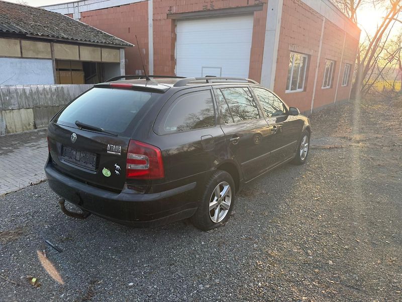 Škoda Octavia (2005) bez STK a v depozitu - fotka 2 z 3