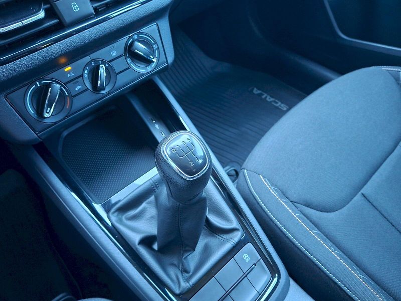Škoda Scala (2022) Ambition 1,0TSi 70kW - fotka 25 z 27