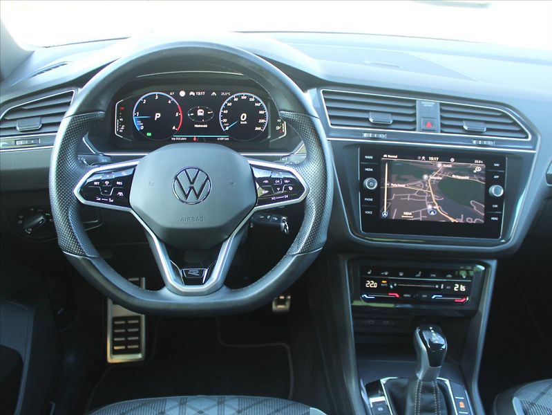 Volkswagen Tiguan 2,0 TDi 4Mot DSG R-Line Tov.Zá - fotka 11 z 19