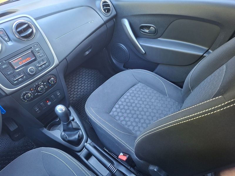Dacia Sandero (2014) 1.2i 55kW -KLIMA-NOVÉ V ČR - fotka 14 z 36