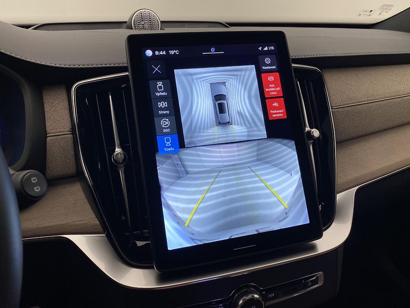 Volvo XC90 T8 AWD RECHARGE BRIGHT ULTRA 7 - fotka 65 z 73