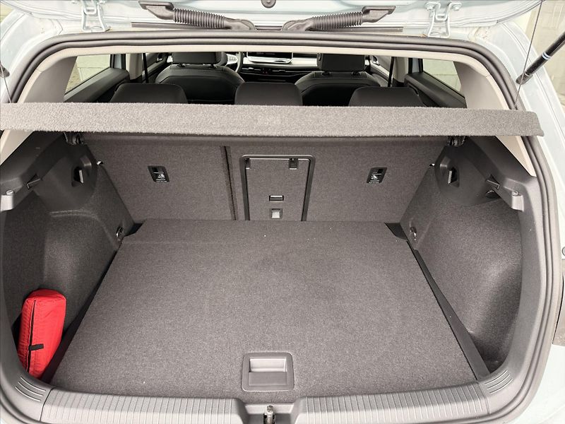 Volkswagen Golf (2025) 1,5 TSI 6G  People - fotka 10 z 16