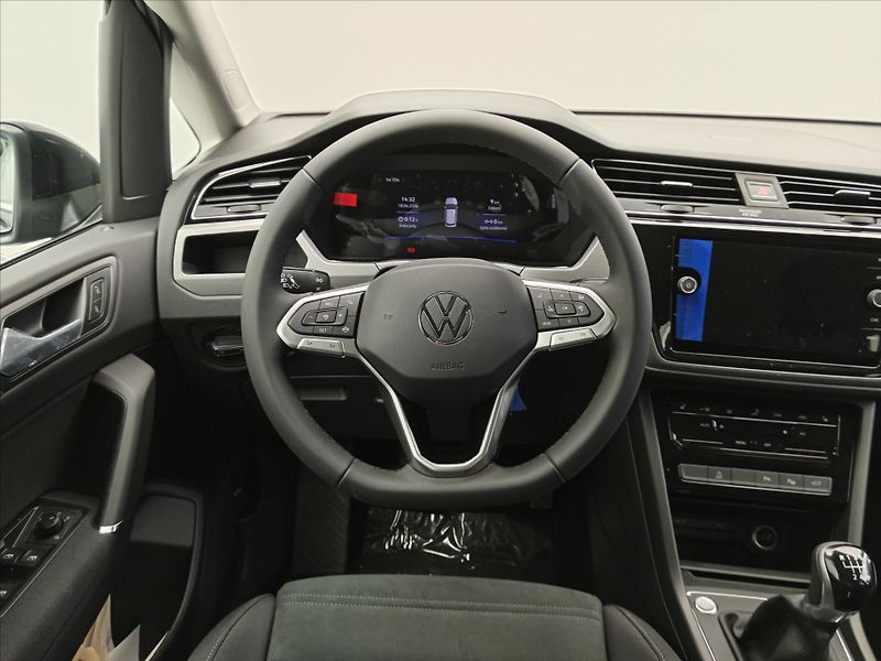 Volkswagen Touran (2026) 1,5 People TSI 110kW - fotka 17 z 18