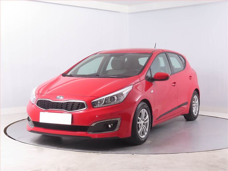 Kia Ceed (2015) 1.4 CVVT, ČR,1.maj, Serv.kniha - fotka 2 z 16