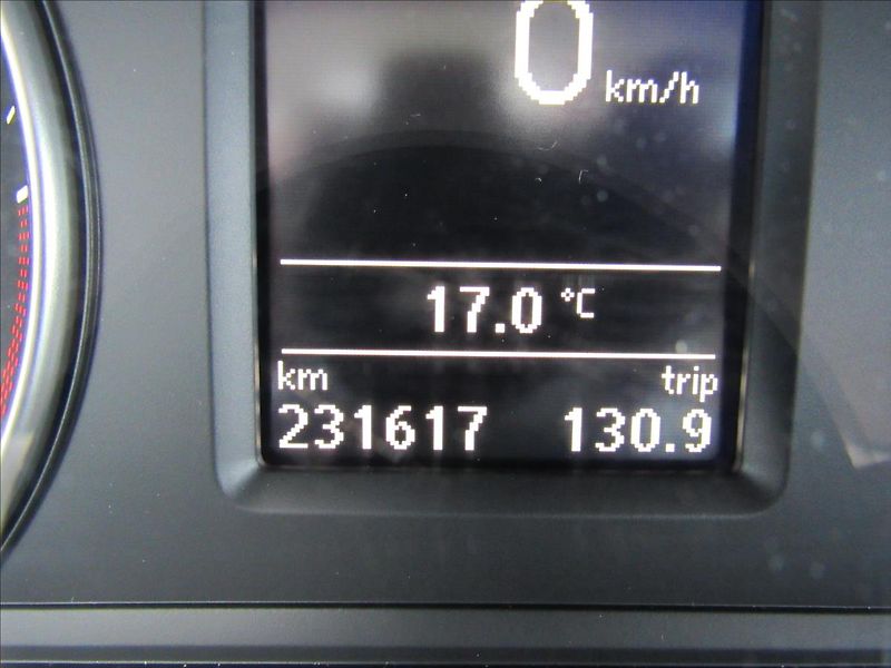 Volkswagen Sharan 2,0 TDi 103kW 5 míst - fotka 14 z 35