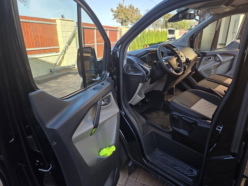 Ford Transit Custom 2.2TDCI L2 114kw 6míst - fotka 25 z 42