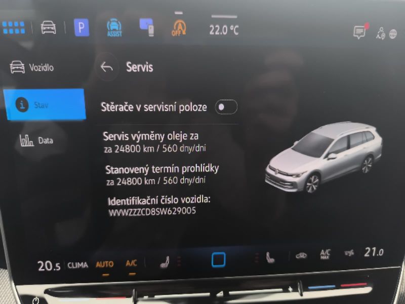 Volkswagen Golf 1,5 eTSI 7DSG R-Line - fotka 17 z 24