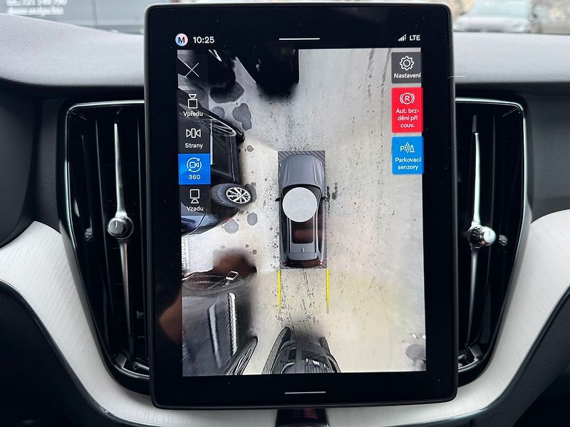 Volvo XC60 (2026) PLUS B5, 360°, FULL LED - fotka 25 z 25