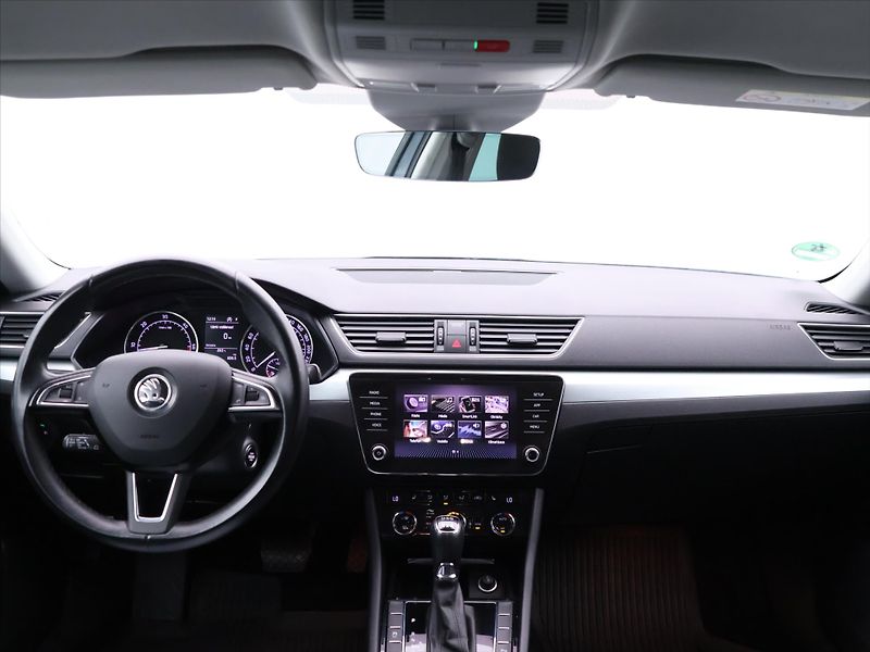 Škoda Superb 2,0 TDI 140kW DSG 4x4 CZ DPH - fotka 25 z 32