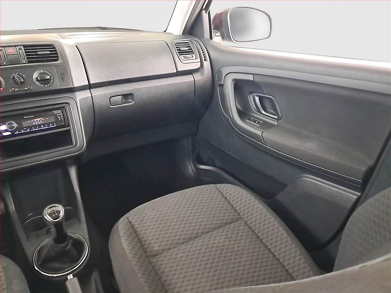 Škoda Fabia (2012) 1.2 12V, Park. senzory - fotka 8 z 15