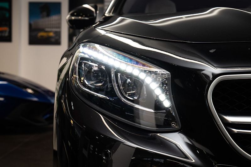 Mercedes-Benz Třídy S 4MATIC coupé - fotka 23 z 24