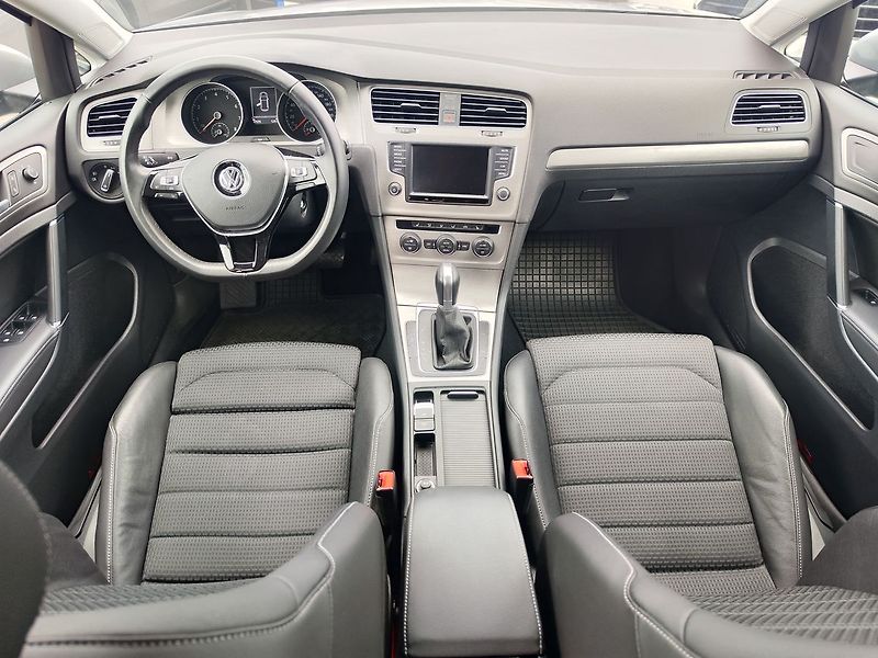 Volkswagen Golf 1.4 TSI/92kW Comfortline DSG - fotka 12 z 38
