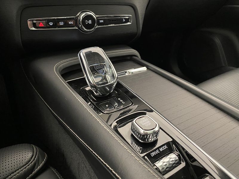 Volvo XC90 T8 AWD RECHARGE INSCRIPTION 7m - fotka 26 z 57