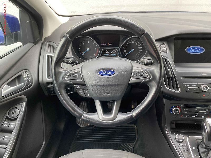 Ford Focus (2017) 1.5 TDCI, AT, navi, xenon - fotka 11 z 18