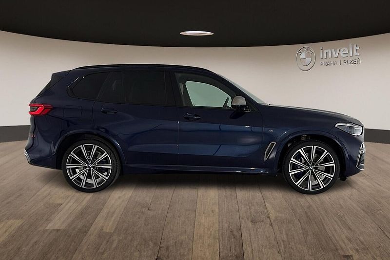 BMW X5 M50i - fotka 2 z 30