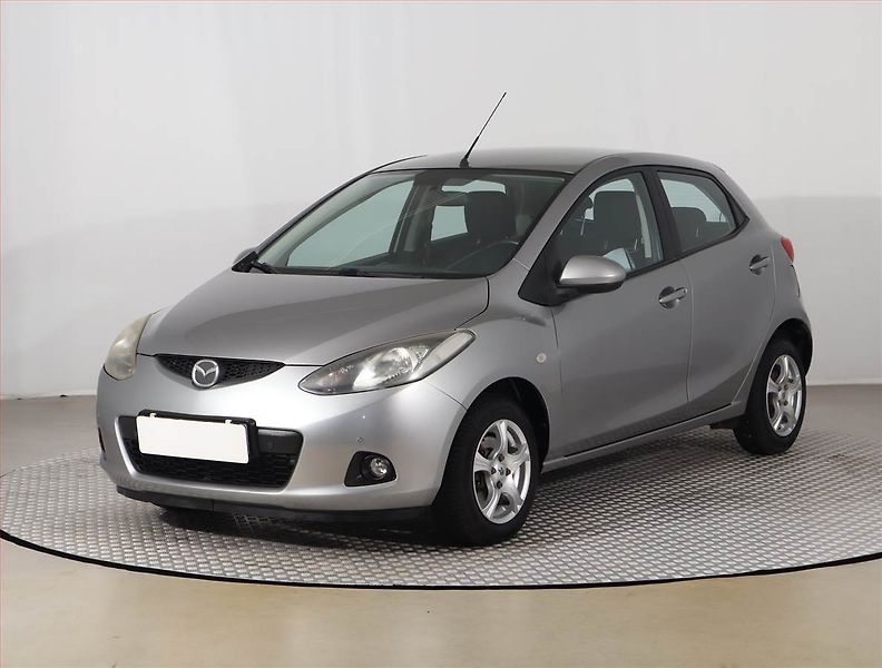 Mazda 2 (2009) 1.3 i, Park. senzory - fotka 2 z 16