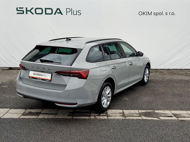 Škoda Octavia (2025) Combi Selection Business 1,5 T - fotka 2 z 37
