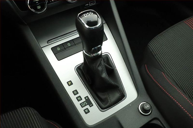 Škoda Octavia (2019) 1.6 TDI, Automat, Tempomat - fotka 12 z 19