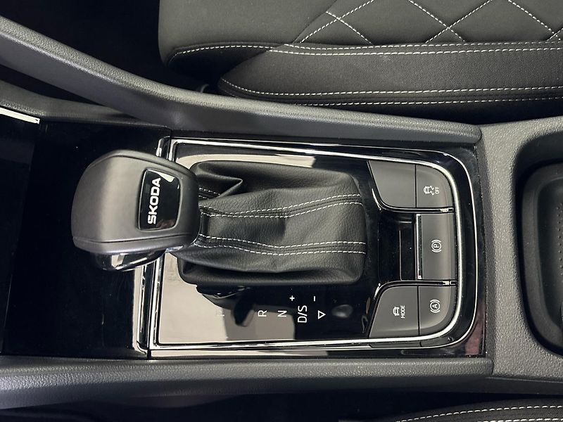 Škoda Karoq DSG Sportline - fotka 20 z 31
