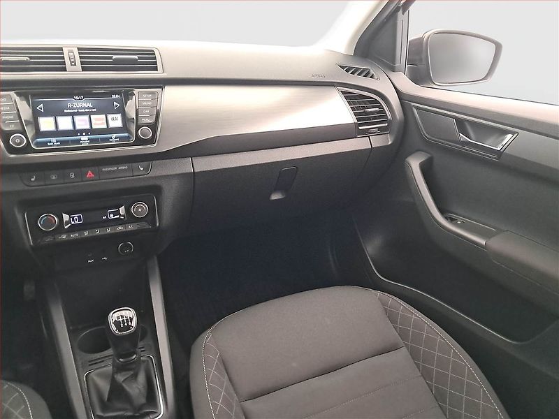 Škoda Fabia (2019) Style 1.0 TSI, ČR,1.maj - fotka 8 z 19