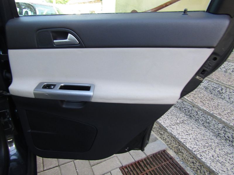 Volvo V50 (2009) 1.8 16V kW - fotka 22 z 35