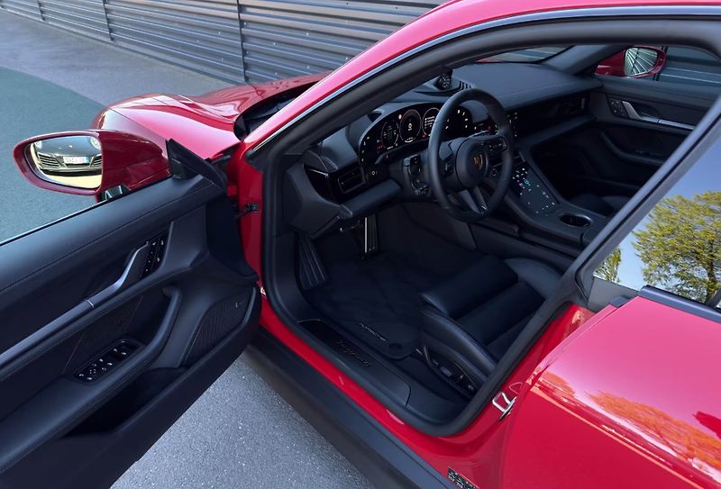 Porsche Taycan Sport Turismo 360 BOSE Pano - fotka 11 z 23