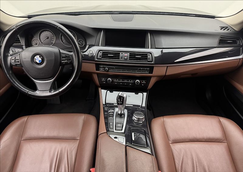 BMW Řada 5 2,0 4X4 KŮŽE SERVIS KAMERA ČR - fotka 7 z 38