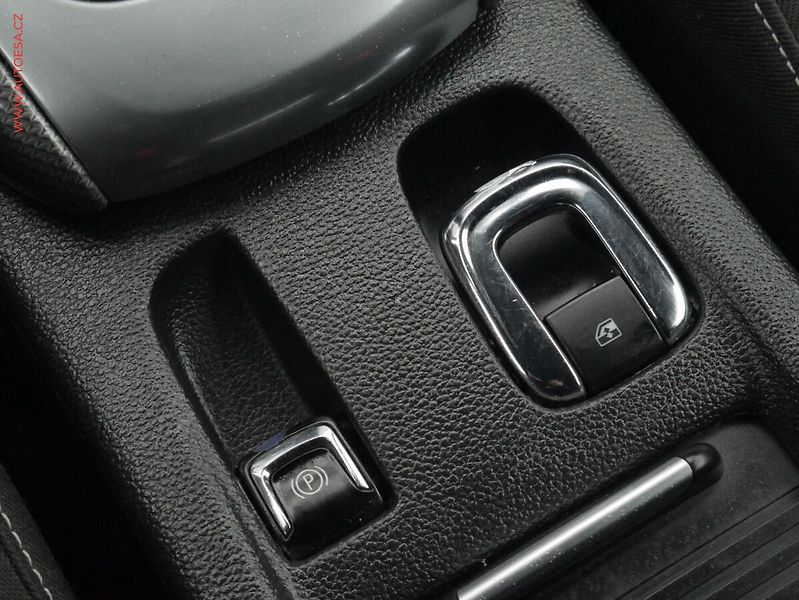 Opel Cascada (2013) 1.4i, AC, výhřev sed - fotka 14 z 21