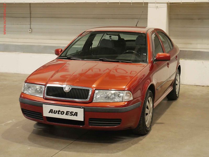 Škoda Octavia (2003) 1.6 MPi, 2.maj,ČR - fotka 3 z 13