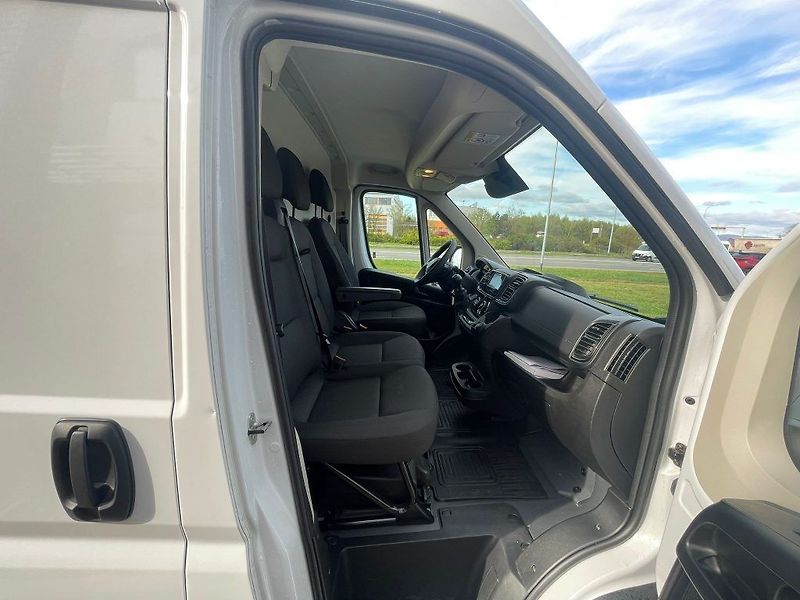 Toyota Proace Max 2.2D L4H2 4D VAN 2.2L 140 6MT - fotka 23 z 27