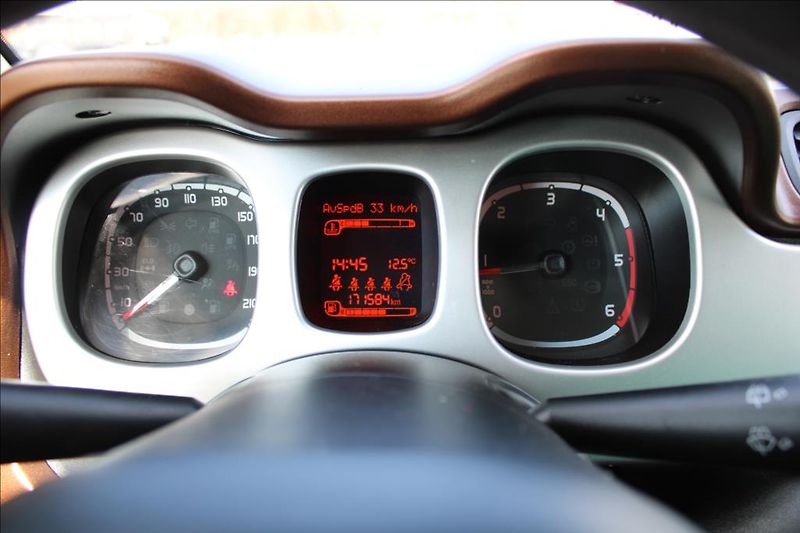 Fiat Panda 1,3 D  CROSS, VELKÝ SERVIS - fotka 15 z 24