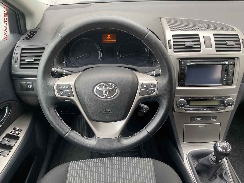 Toyota Avensis (2010) 1.8i, AC, TZ, navi - fotka 11 z 17